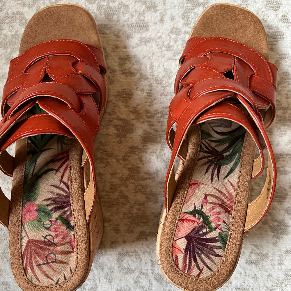 B O C sandals NWOT